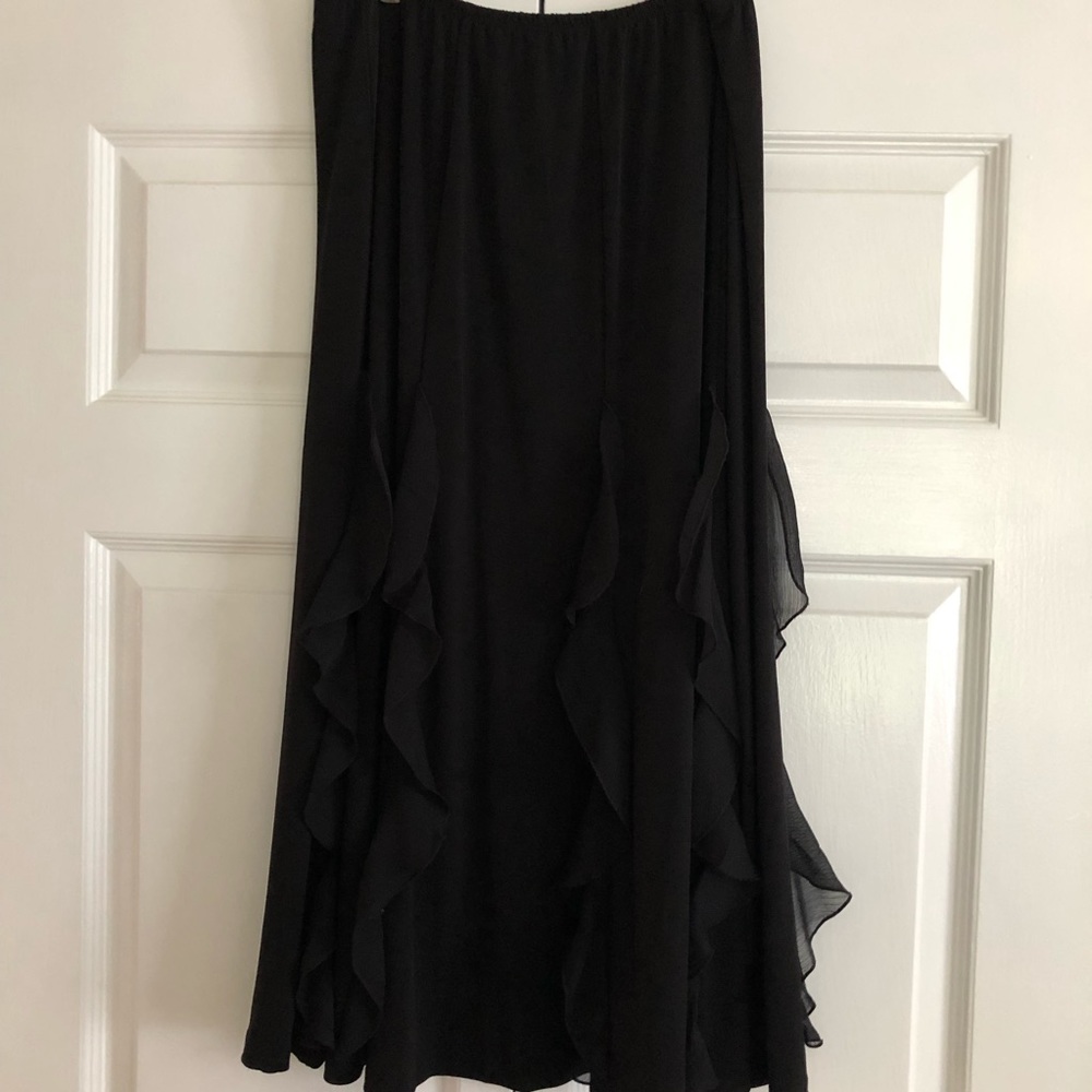 Black mid length skirt